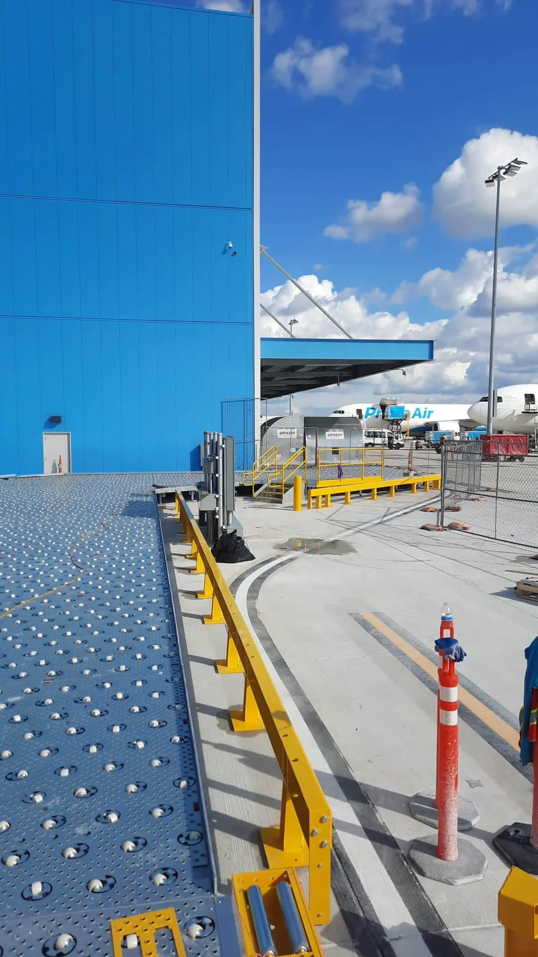 airport jet bridge runway construction
