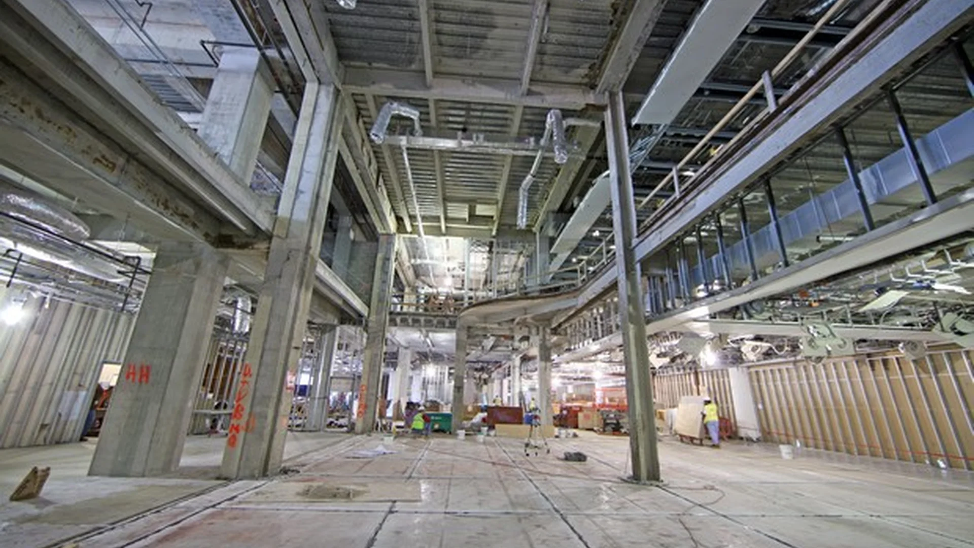 airport terminal large scale construction